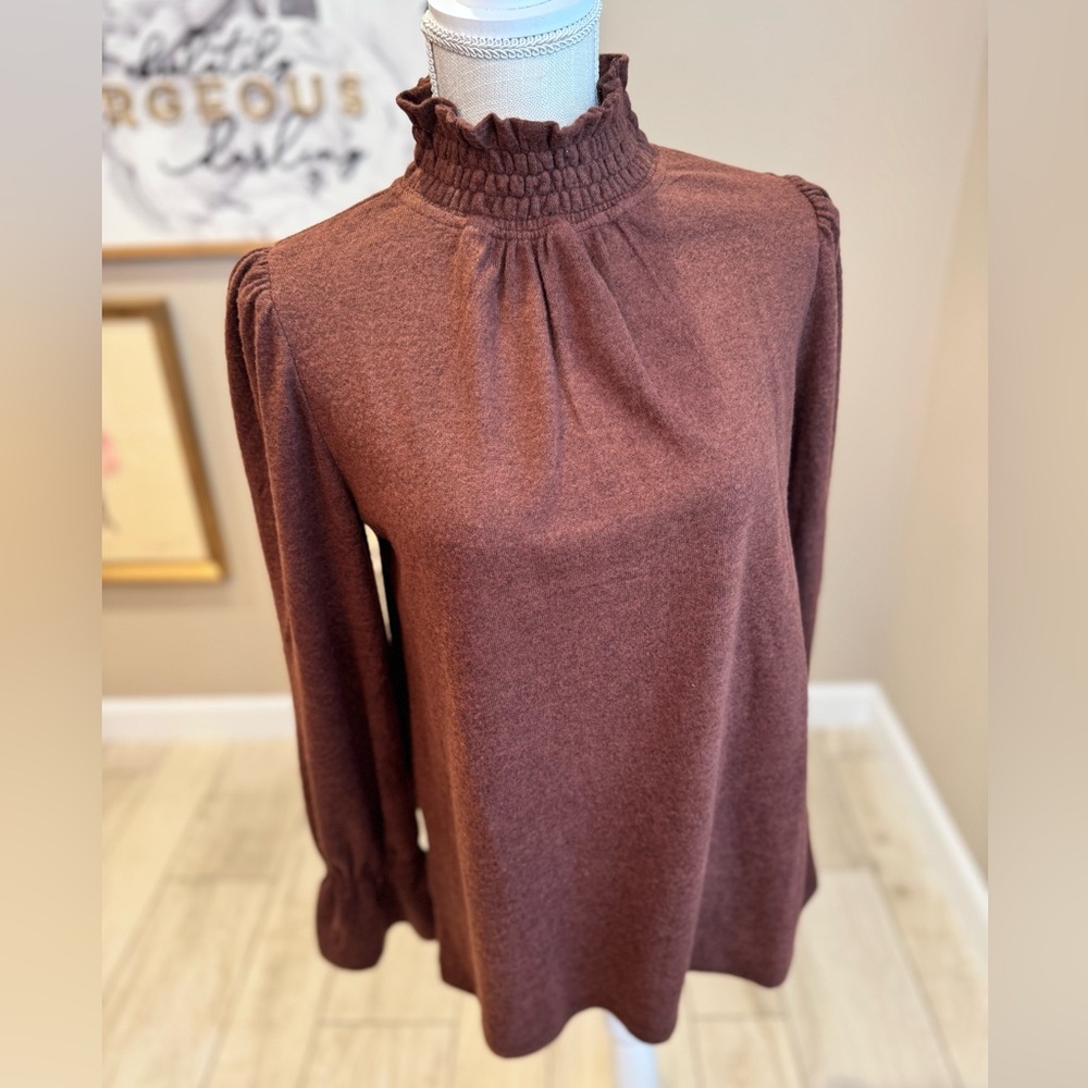 NWT! DG2 by DIANE GILMAN Brown Ruffled Long Sleeve Blouse